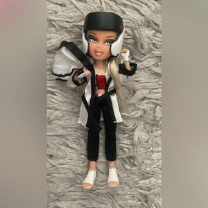 bratz cloe doll boxer